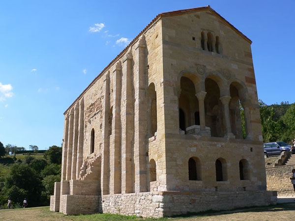 image: Sta Maria del Naranco