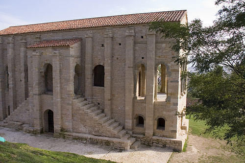 image: Sta Maria del Naranco